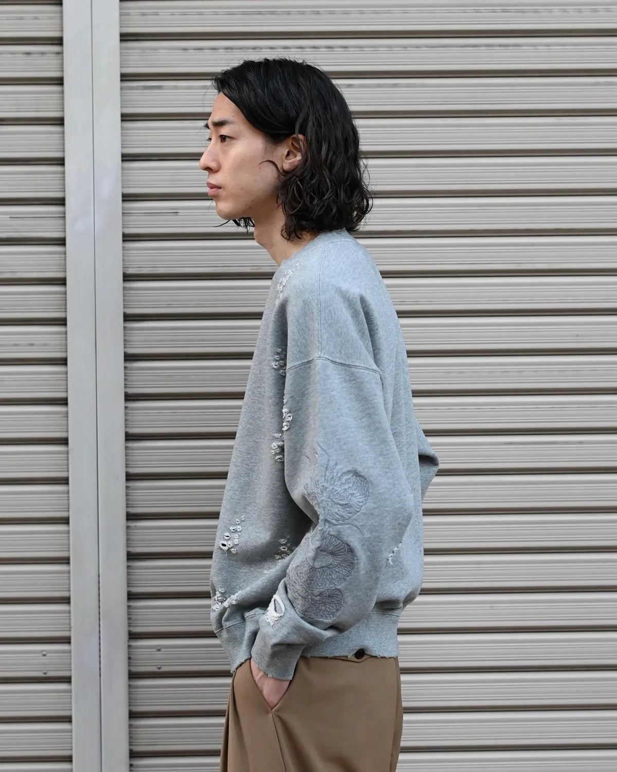 DELUXE / DELUXE × TIGHTBOOTH DAMAGE CREW SWEAT (26SD2718)