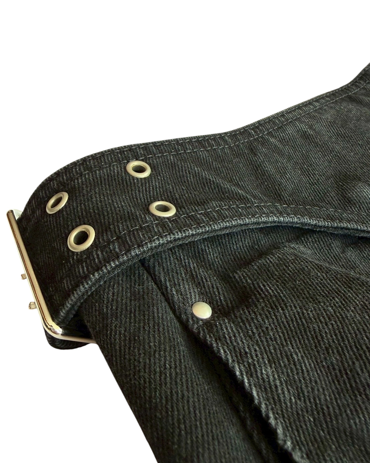 OAMC / TREATED BLACK WITH WHITE SPOTS DENIM TROUSER WITH BELT (OAF5MT02CP)