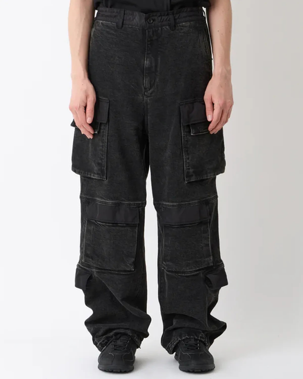 White Mountaineering / WIDE DENIM CARGO PANTS (WM2573419)