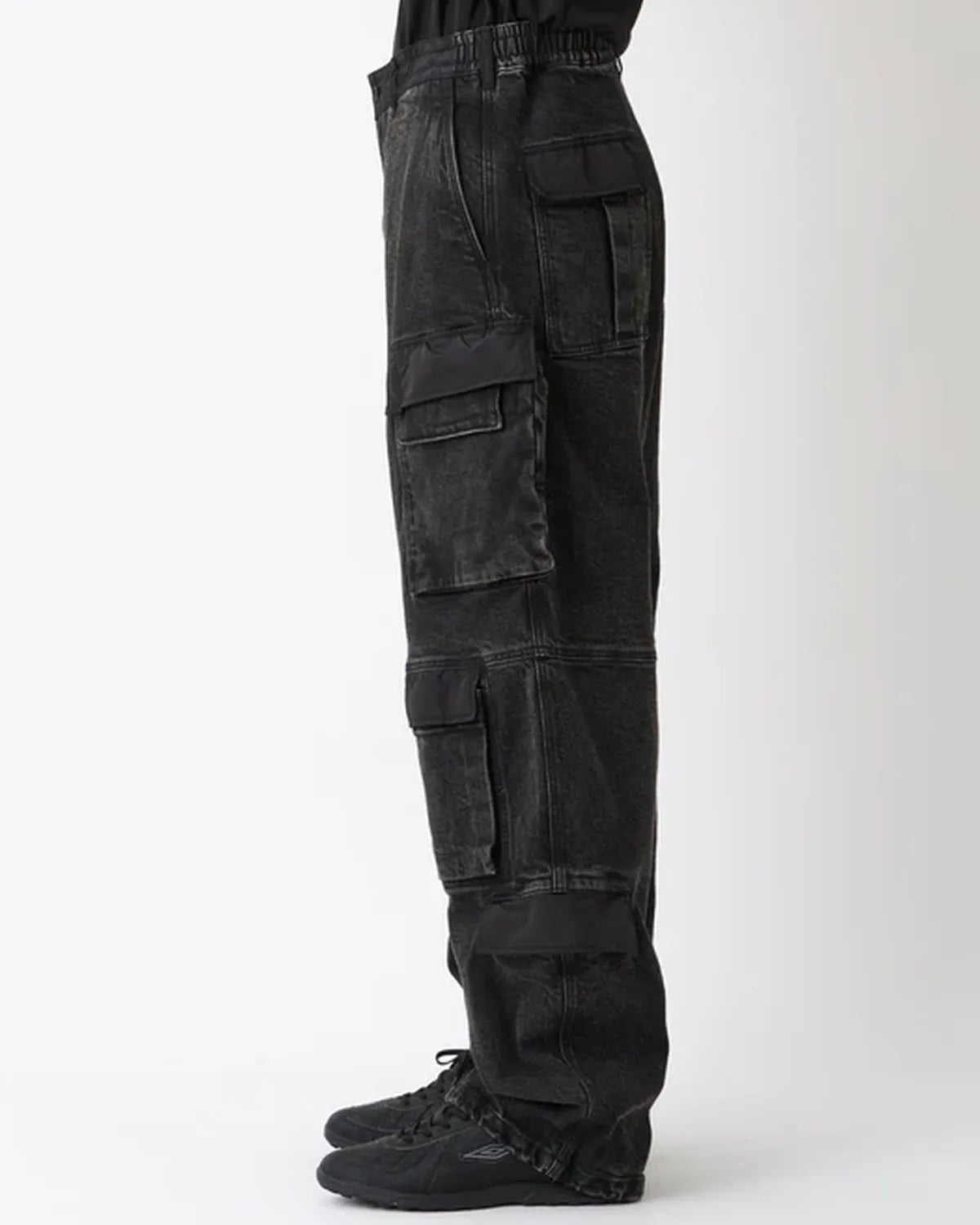 White Mountaineering / WIDE DENIM CARGO PANTS (WM2573419)