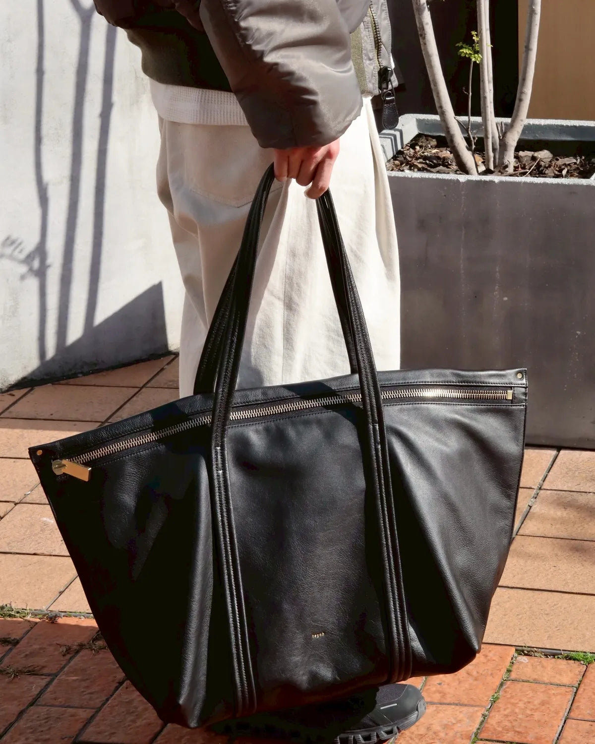 texnh / BLOCK ZIP TOTE (B14-00421-L)