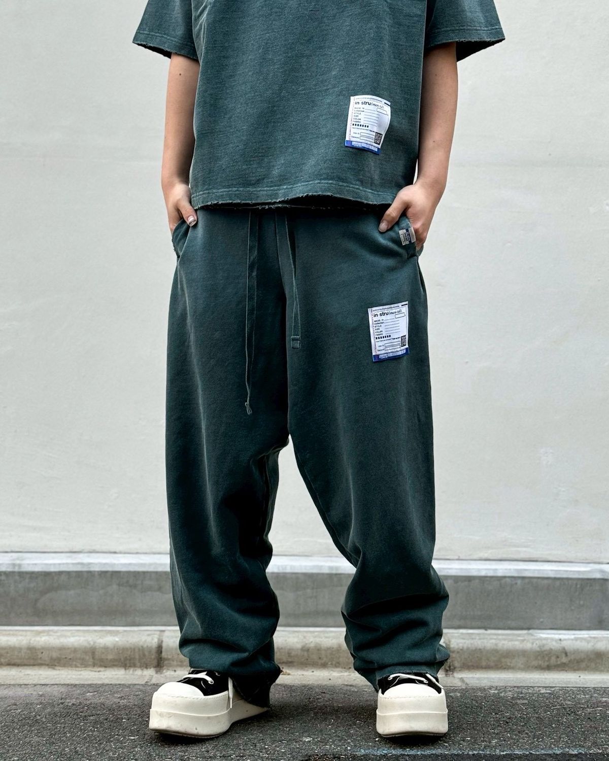 Maison MIHARA YASUHIRO in・stru(men-tal). / Sun Faded Like Distressed Sweat Pants (I16PT562)