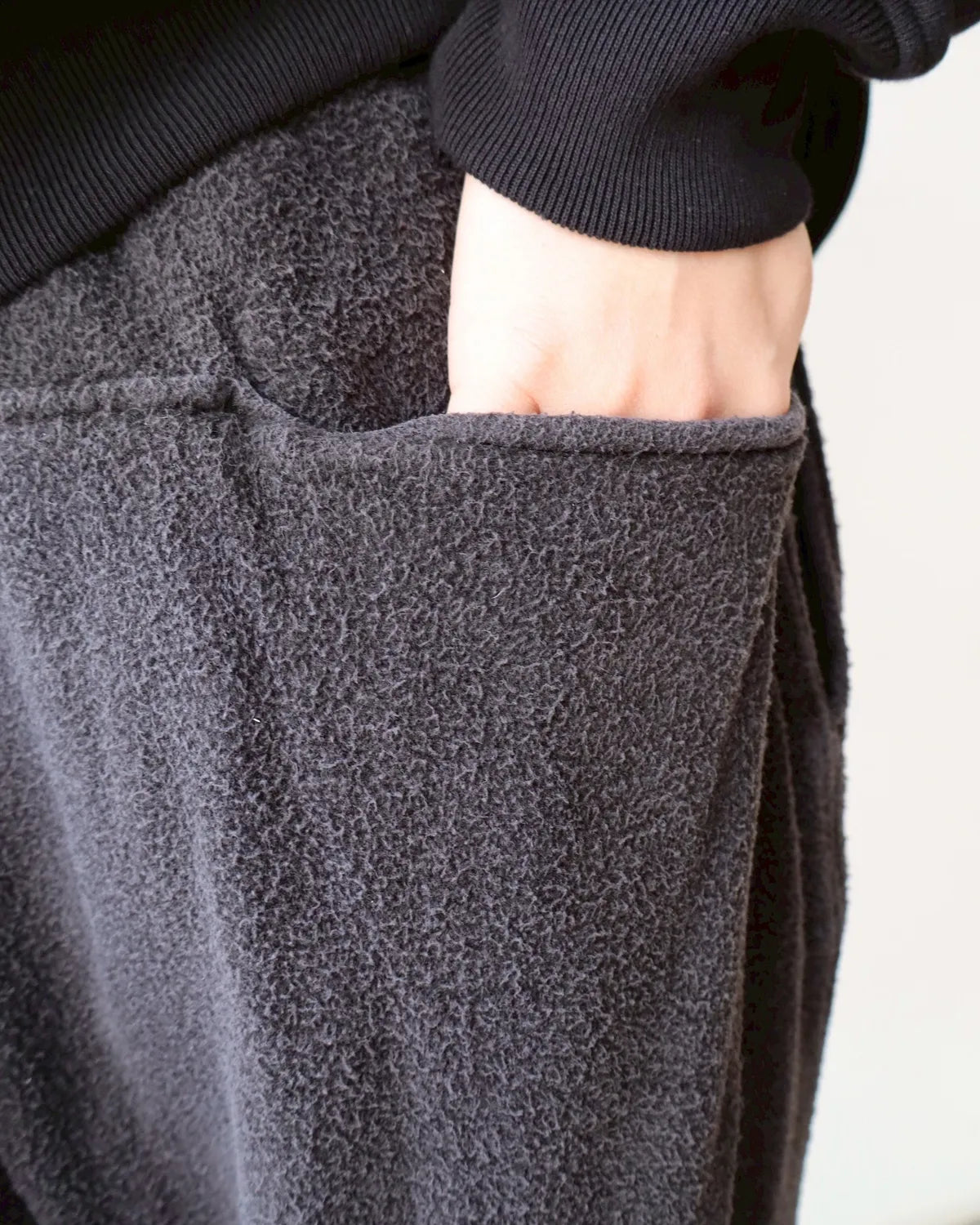 COMOLI / フリース ドローストリングパンツ (C03-05013)