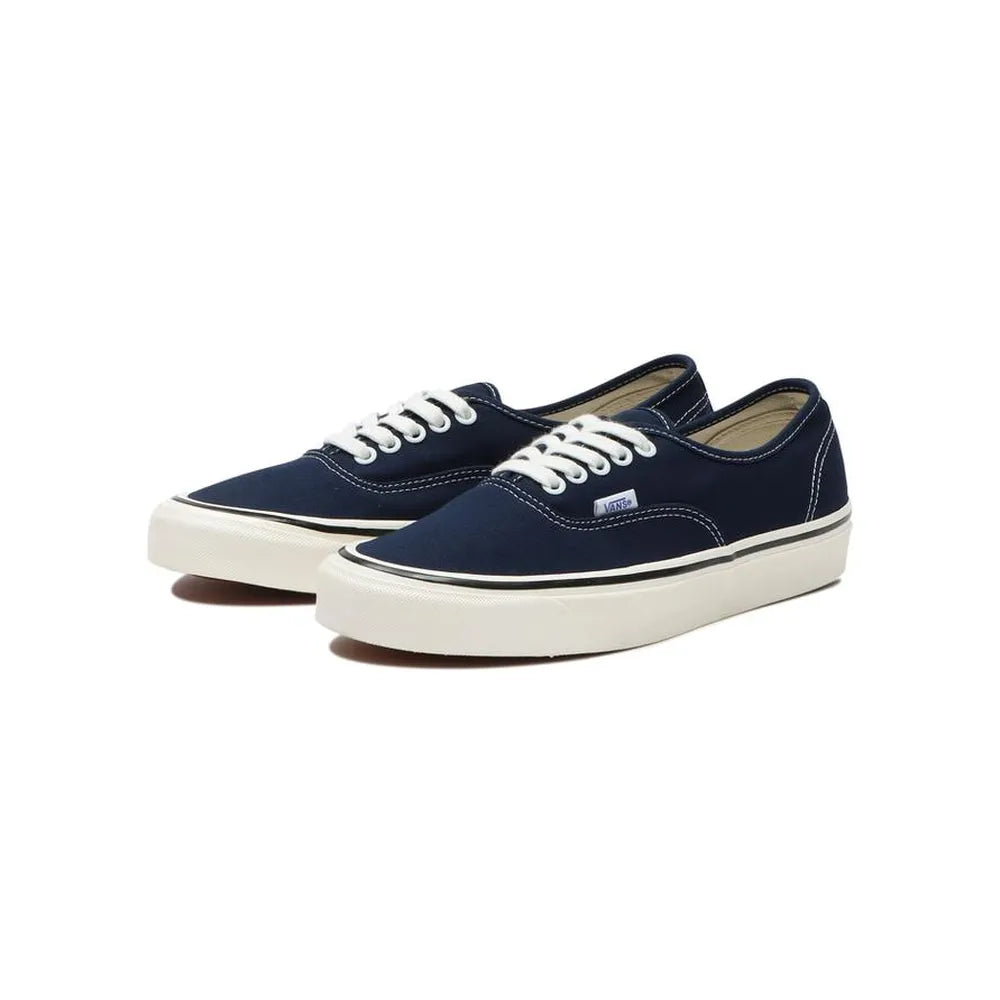 VANS の AUTHENTIC 44 DX (VN0A54F29GK)