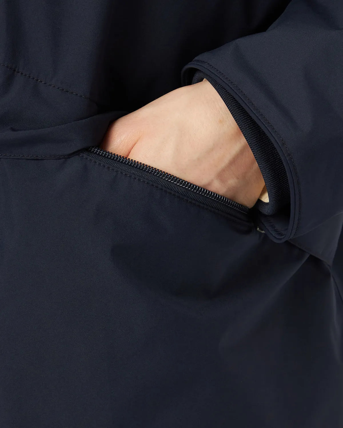 nanamica / GORE-TEX Short Down Jacket (S25FA058)