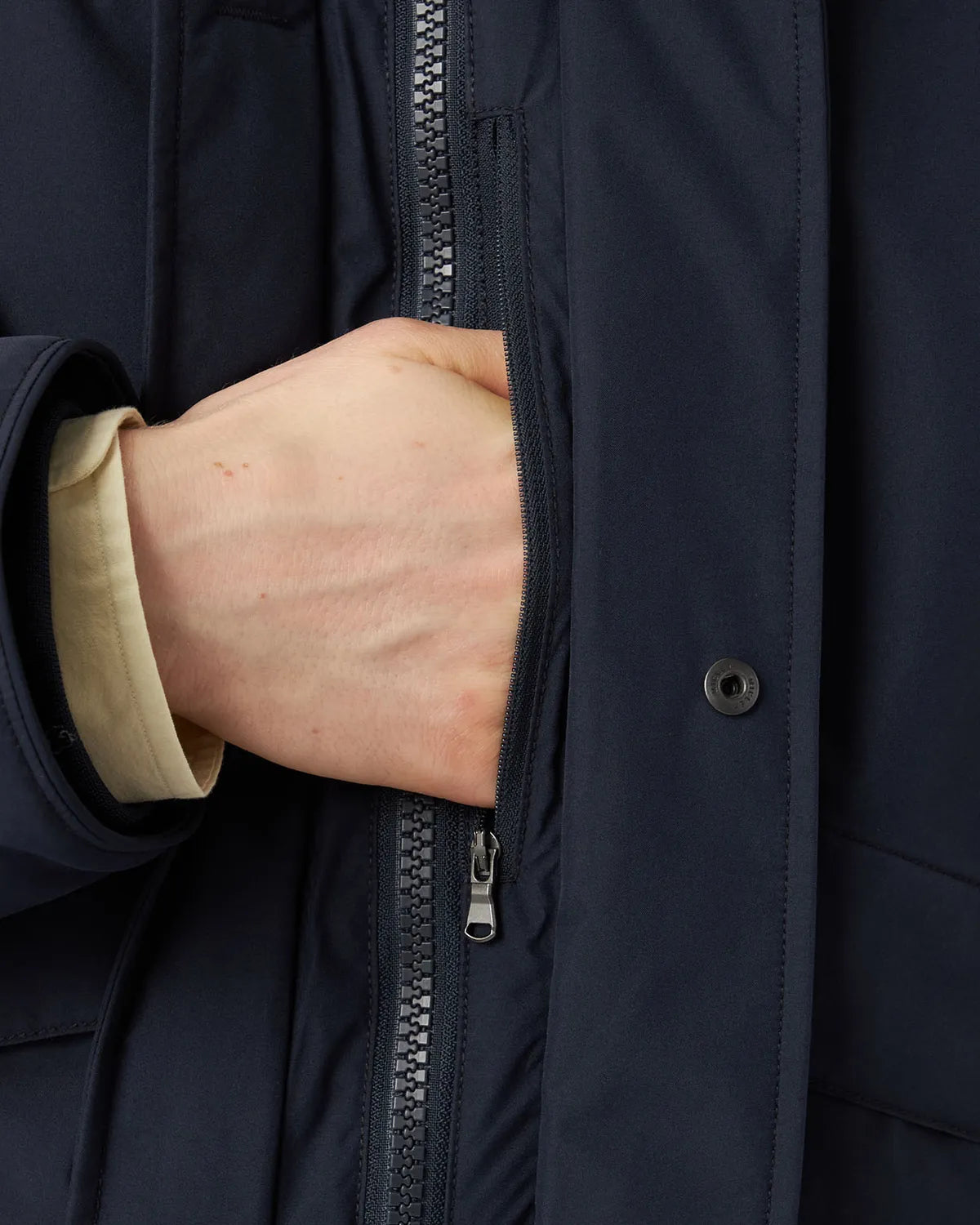 nanamica / GORE-TEX Short Down Jacket (S25FA058)