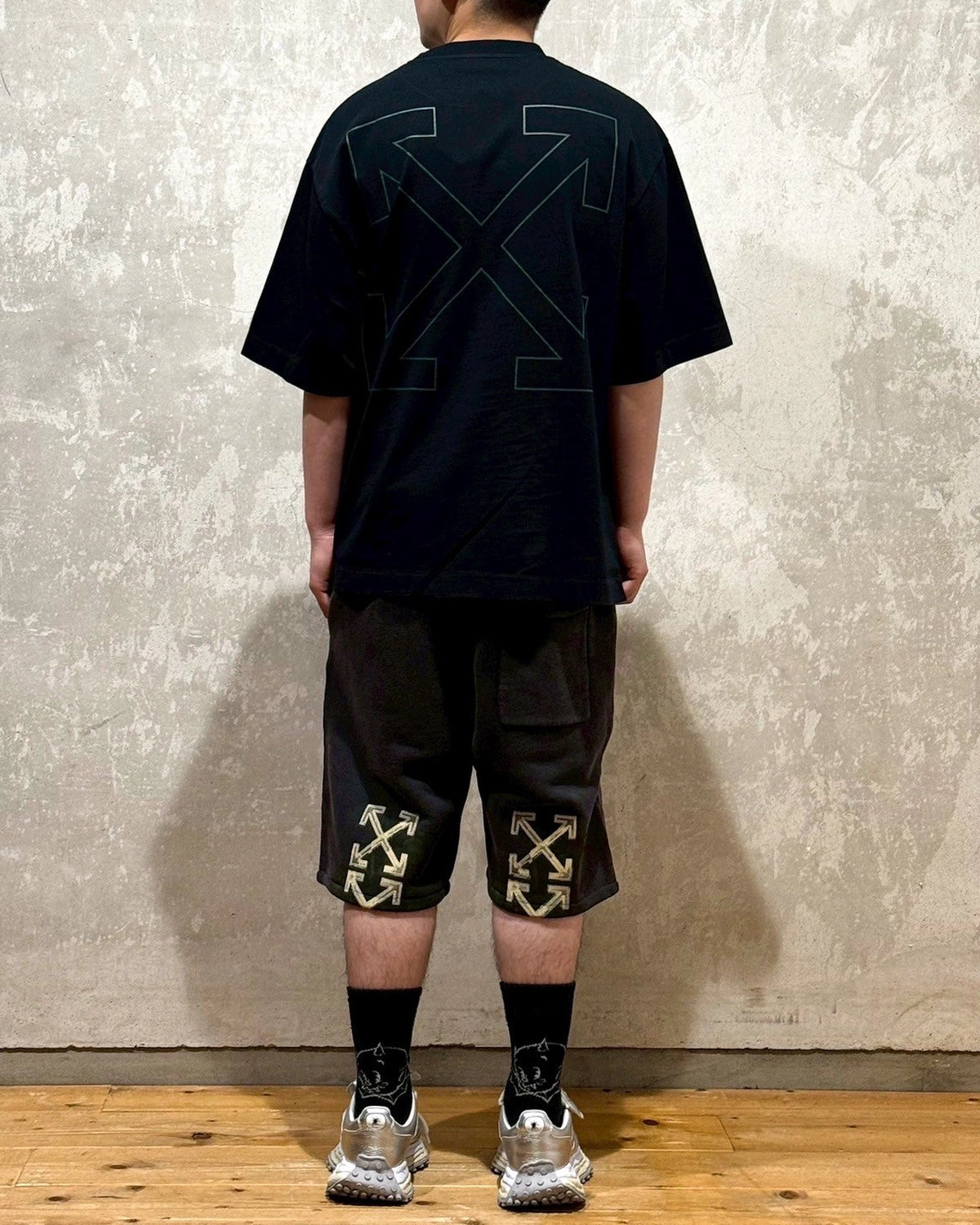 Off-White™ / BANKNOTE ARROW SKATE S/S TEE (OMAS25-RTW0056)