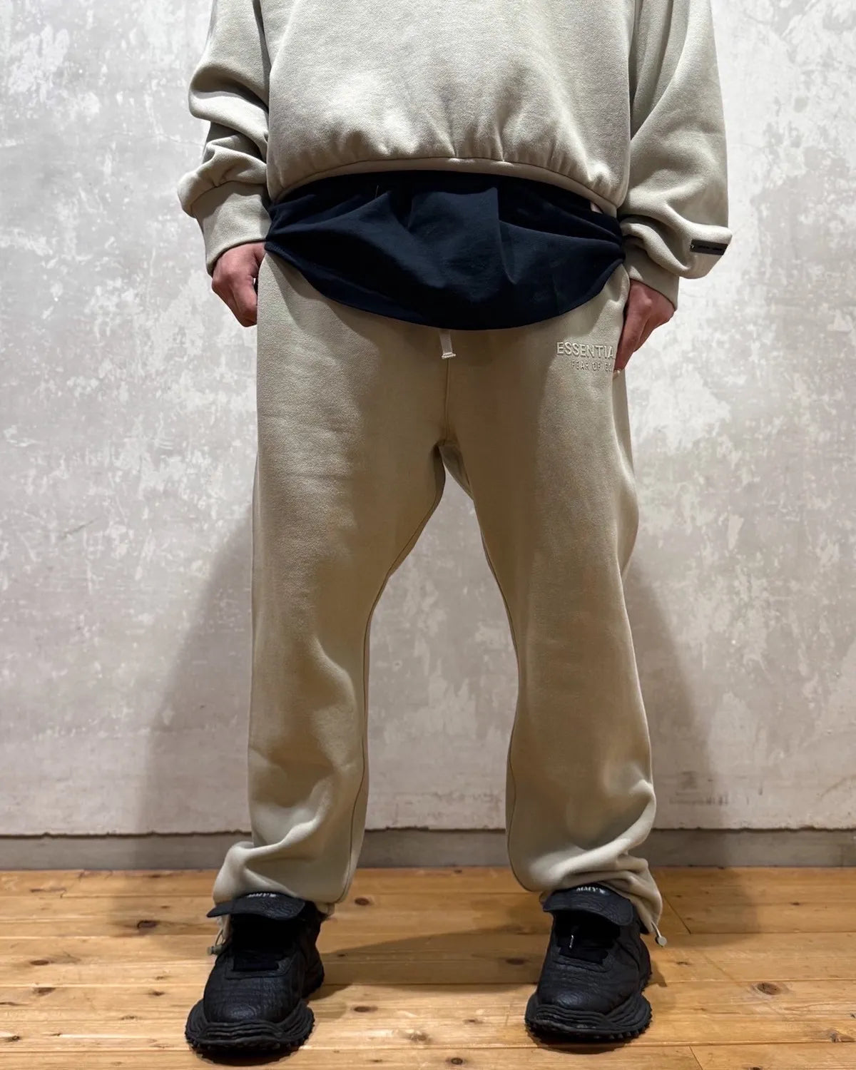 ESSENTIALS / RELAXED FLEECE SWEAT PANT (130SP258225F)