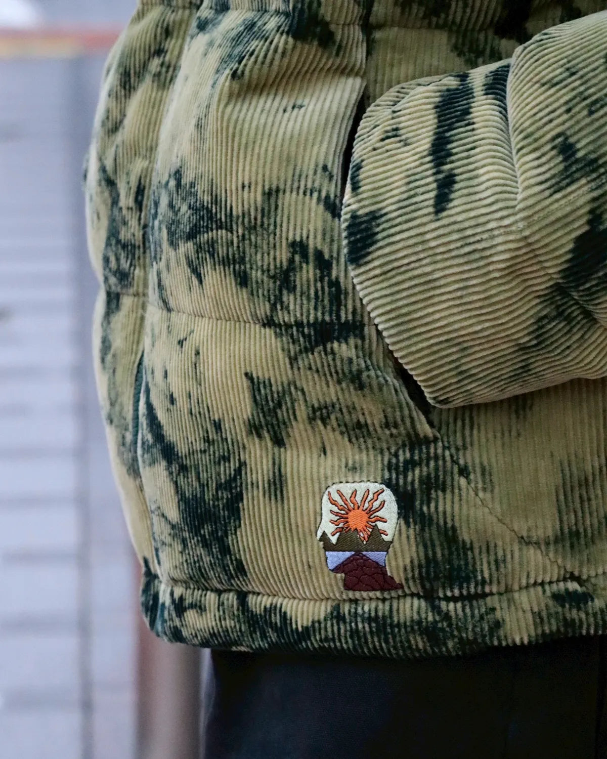 BRAIN DEAD / BLEACHDYED DIMENSION PUFFER JACKET (008004533FW25)