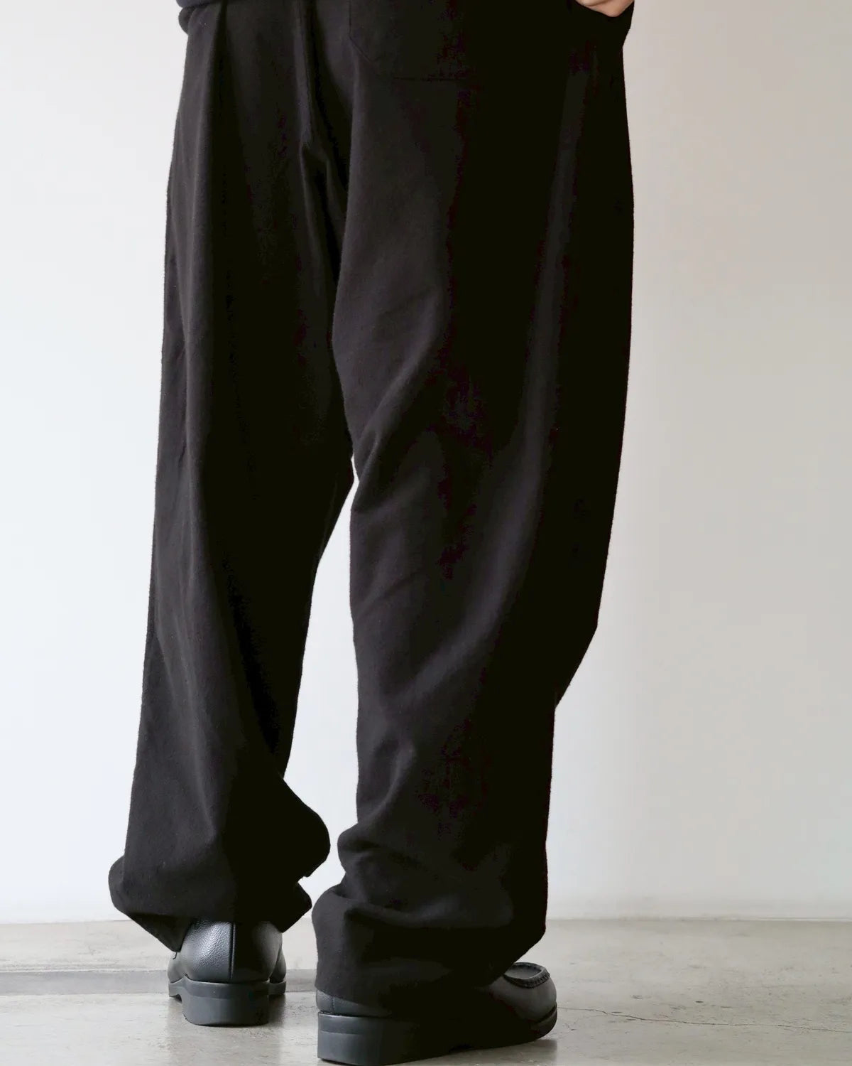 COMOLI / コットンネル テーパードパンツ (C03-03024)