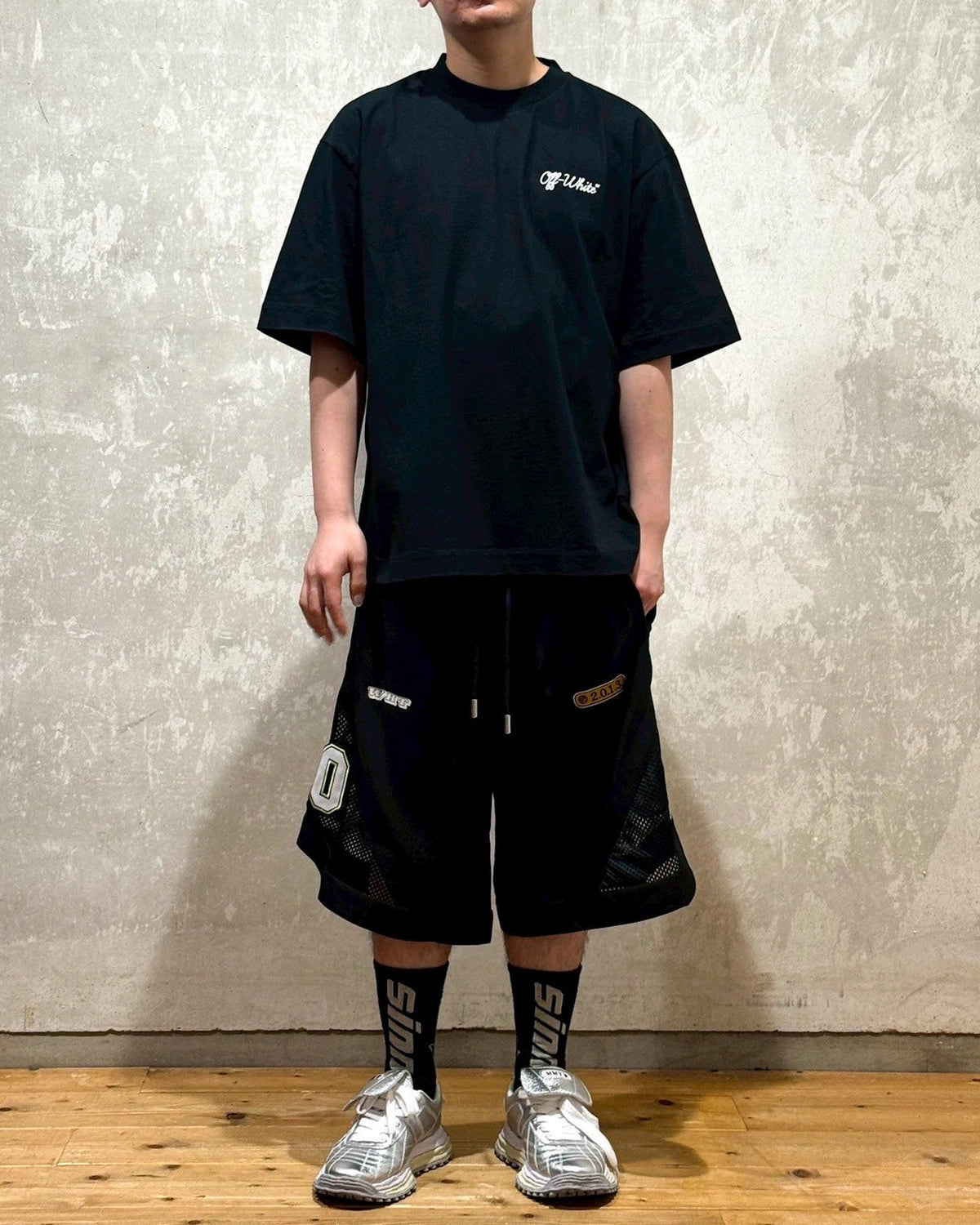 Off-White™ / SCRIPT SKATE S/S TEE (OMAS25-RTW0035)