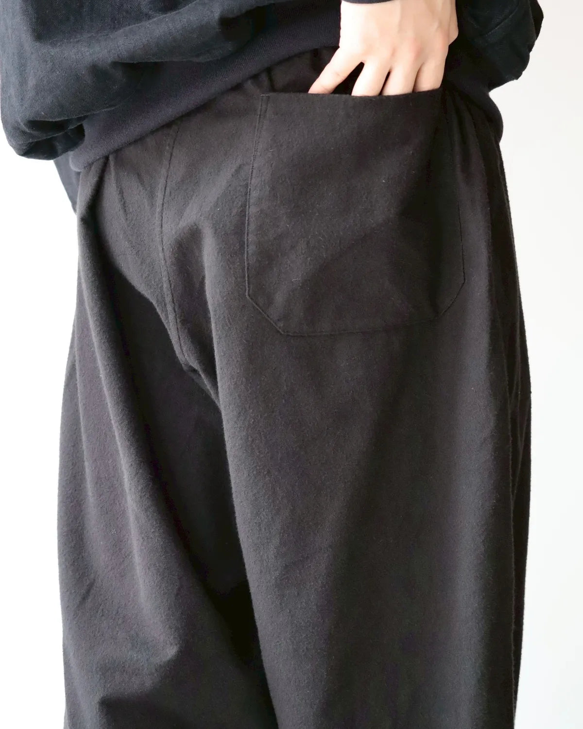 COMOLI / コットンネル テーパードパンツ (C03-03024)