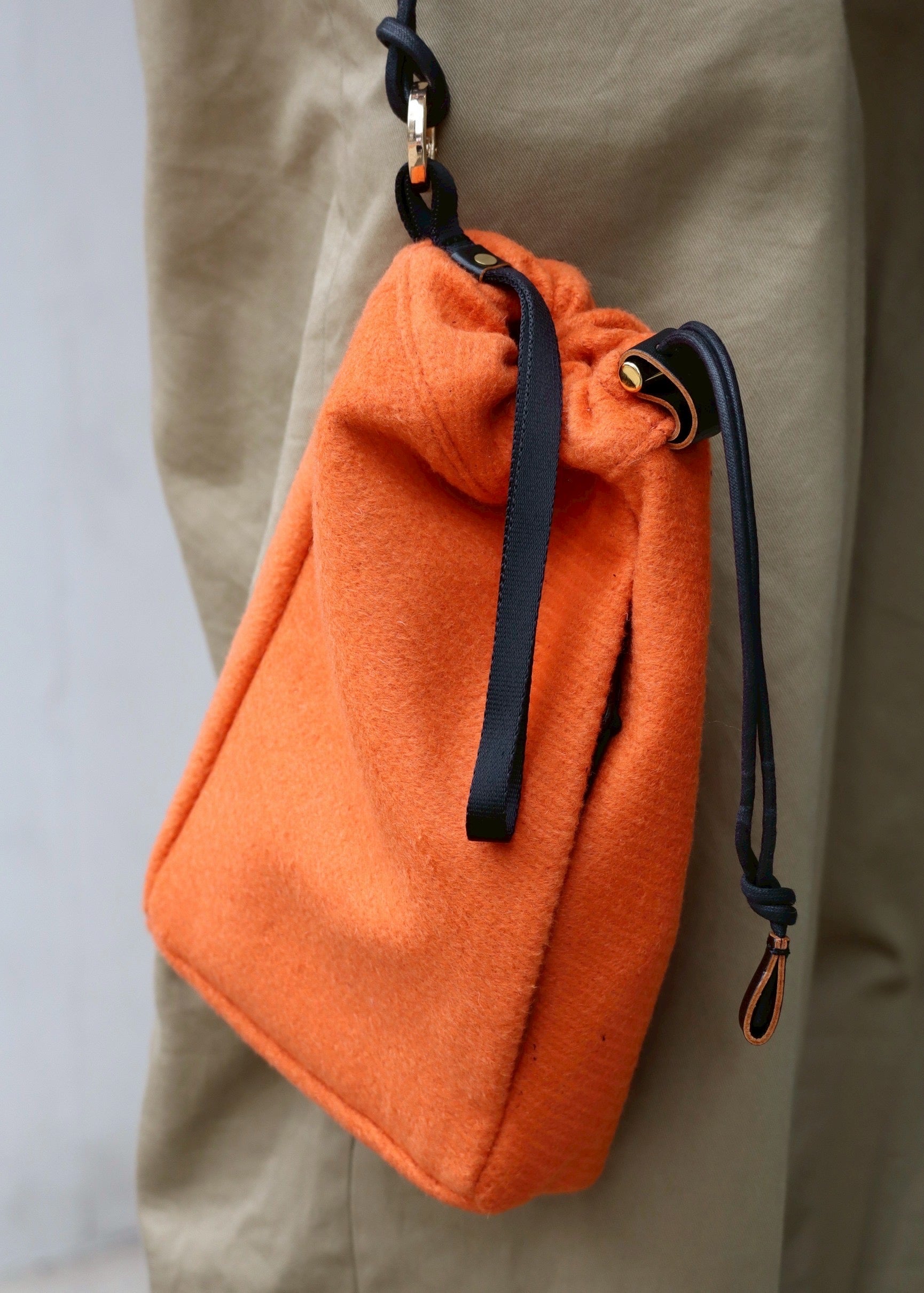 texnh / DRAWSTRING POUCH M / WOOL (B13-01125)