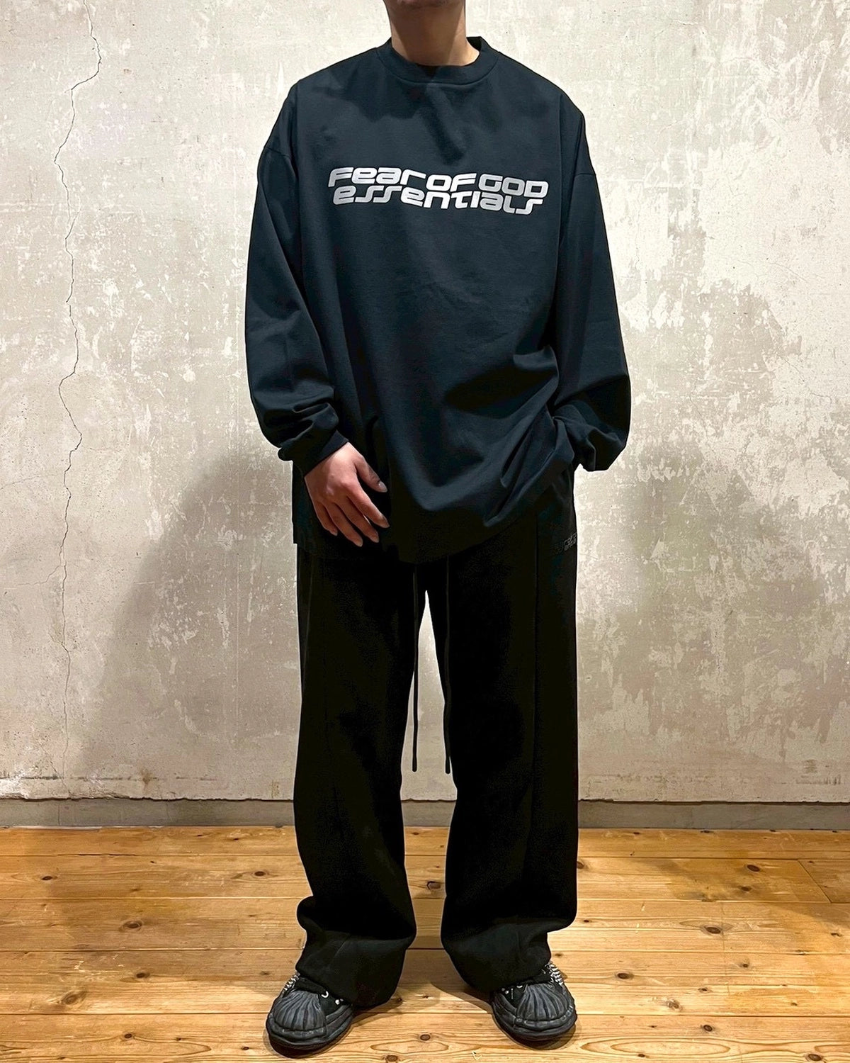 ESSENTIALS / Ponte 90s Long Sleeve Tee (125HO254541F)