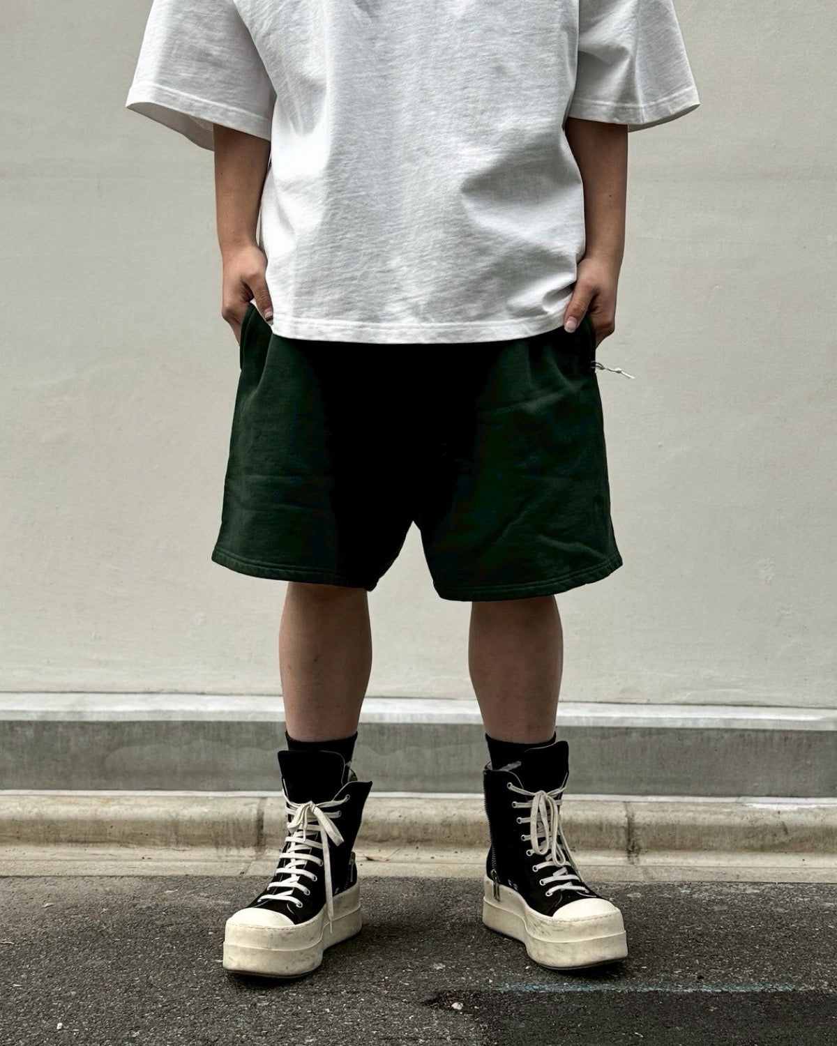 entire studios / STANDARD SWEATSHORT (ESSS26SH01012)