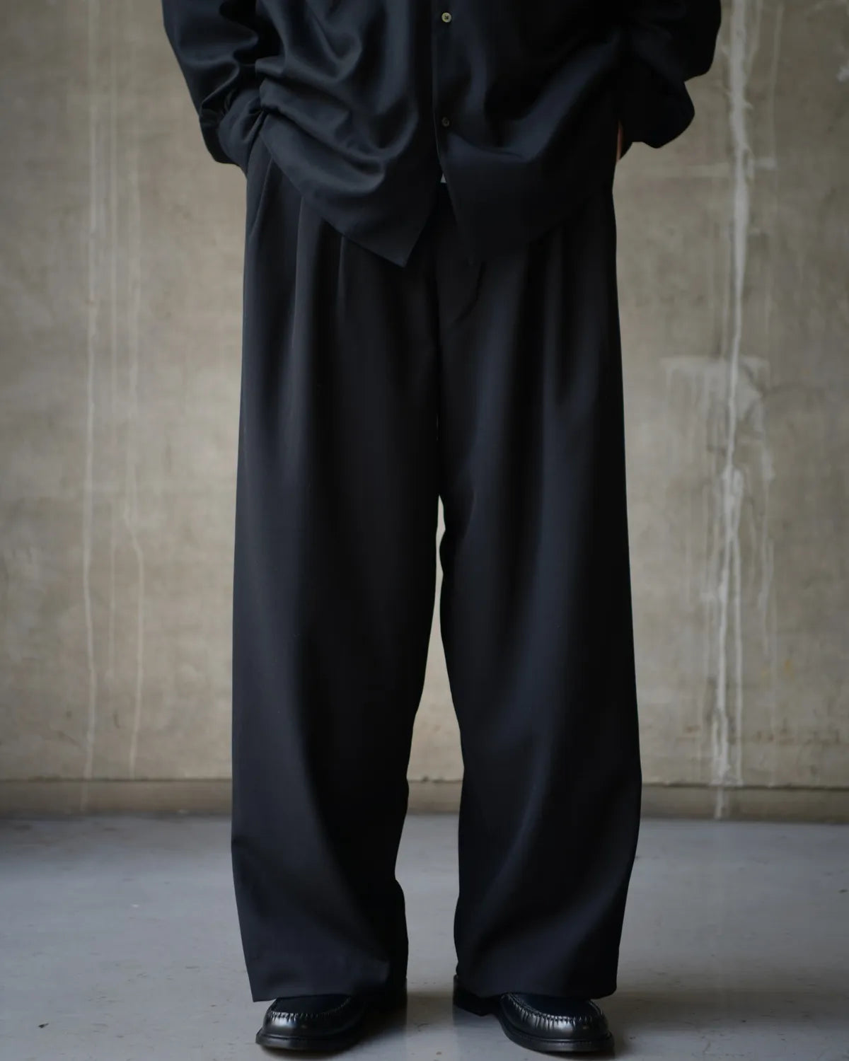 MARKAWARE / Survival Cloth® Tropical Triple Pleated Wide Trousers (A26A03PT02C)
