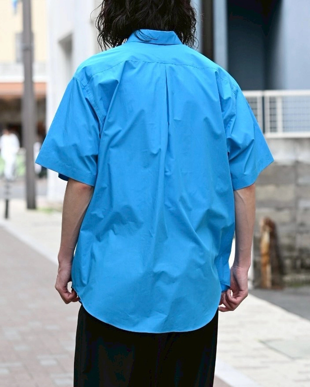 MARKAWARE / ORGANIC GIZA TYPEWRITER COMFORT FIT S/S SHIRT (A25B01SH02B)