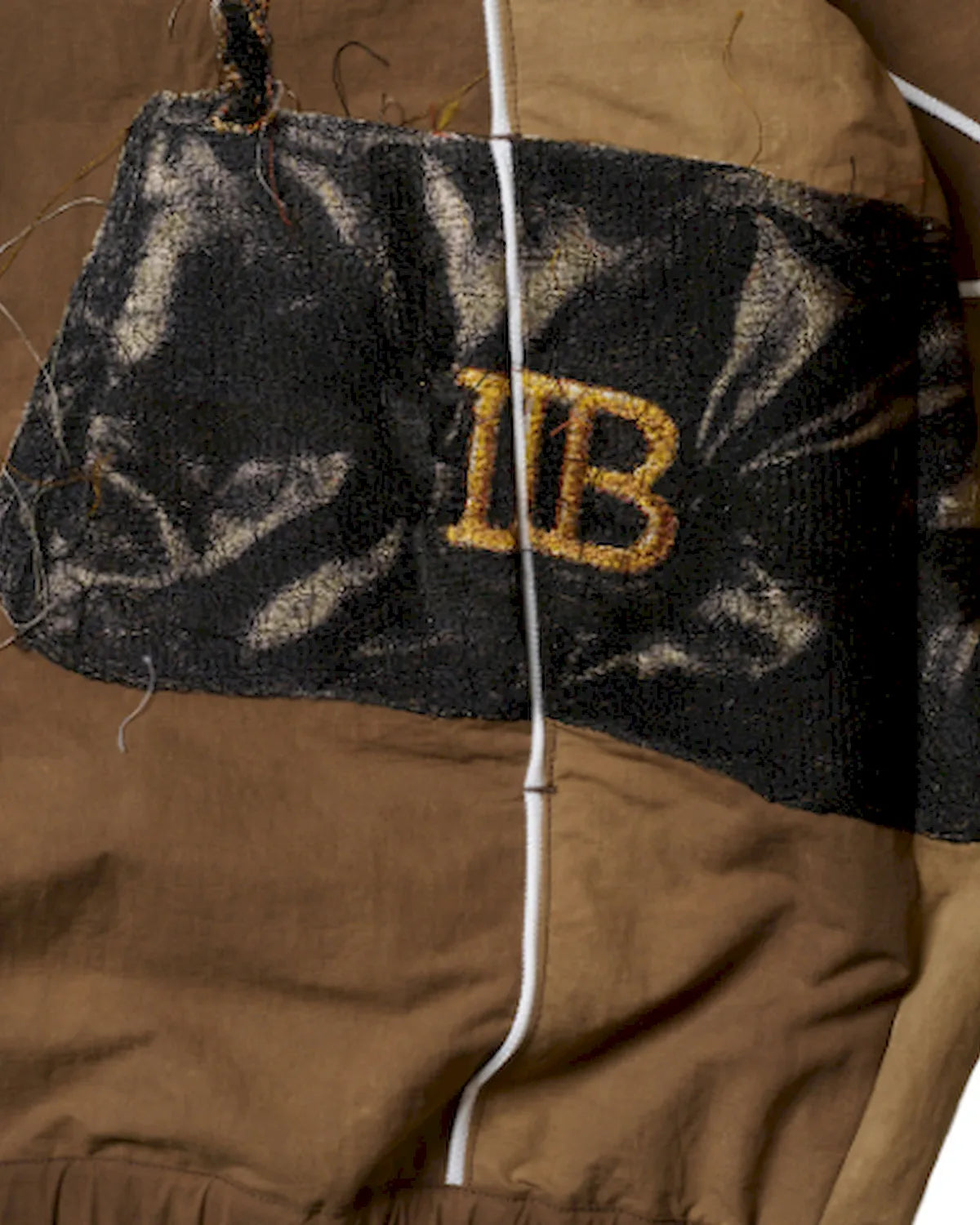 doublet / TROMPE L’OEIL EMBROIDERY ANORAK (26AW37BL269)