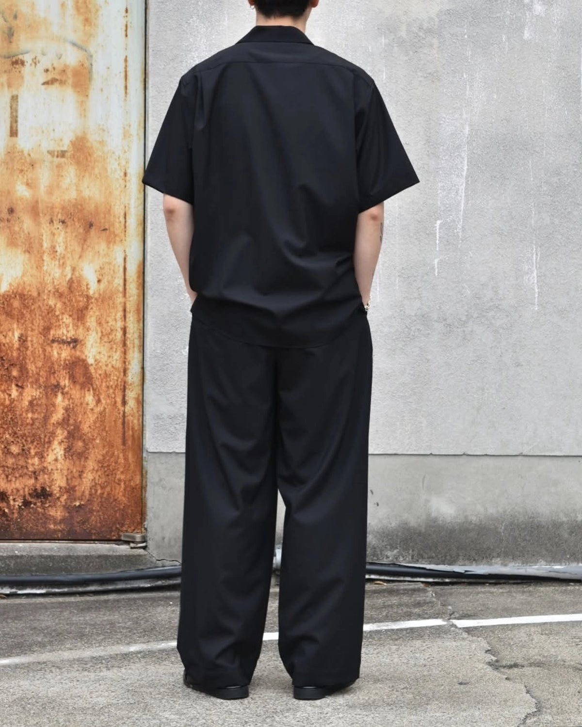 MARKAWARE / ORGANIC WOOL 2/80 TROPICAL TRIPLE PLEATED EASY TROUSERS (A25B03PT01C)
