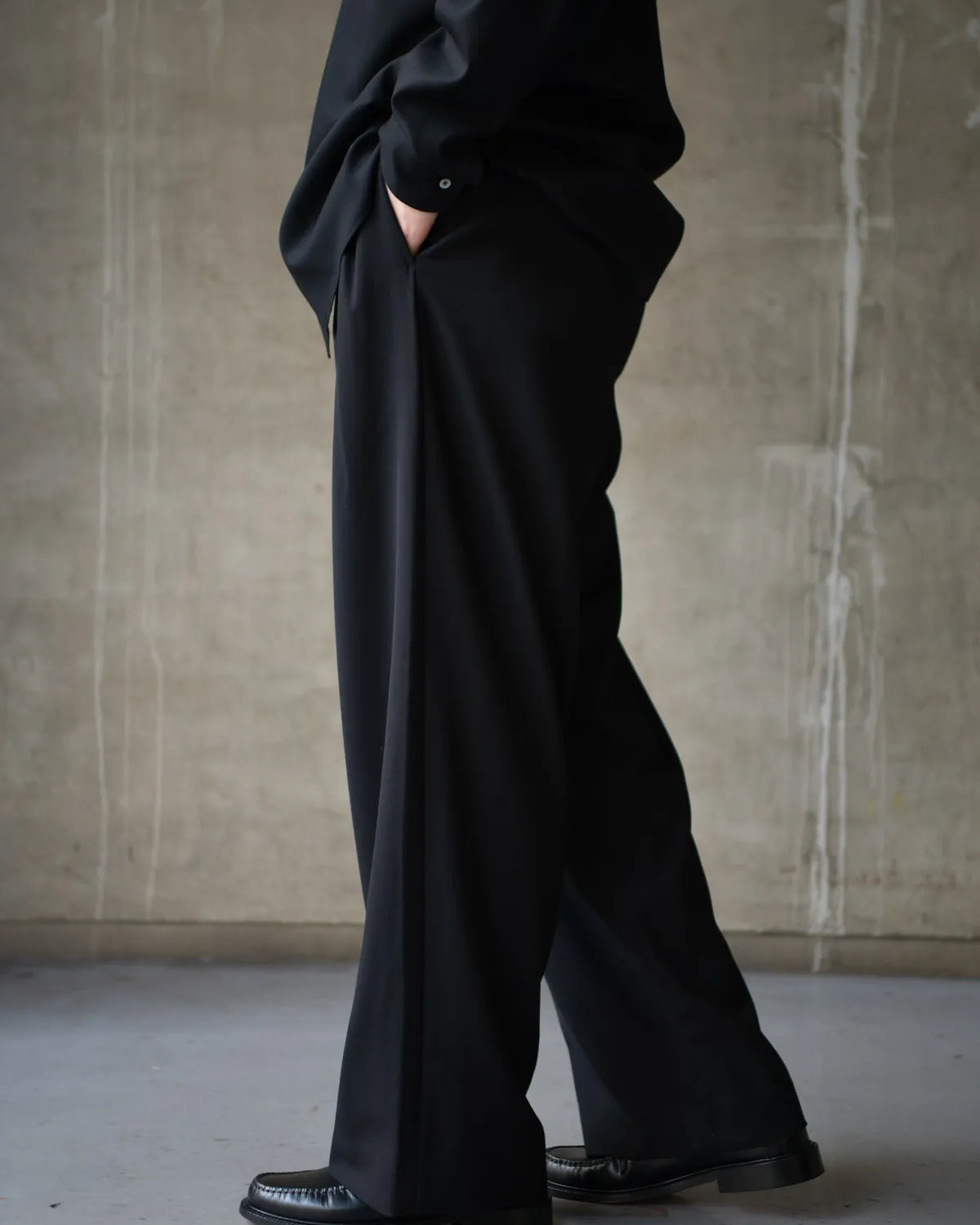 MARKAWARE / Survival Cloth® Tropical Triple Pleated Wide Trousers (A26A03PT02C)