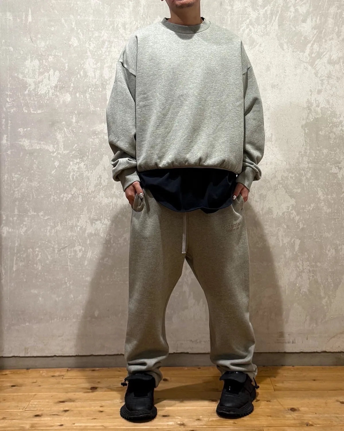 ESSENTIALS / RELAXED FLEECE SWEAT PANT (130SP258225F)