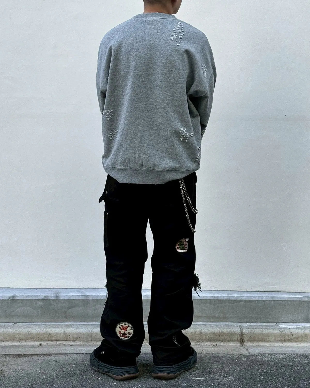 DELUXE / DELUXE × TIGHTBOOTH DAMAGE CREW SWEAT (26SD2718)