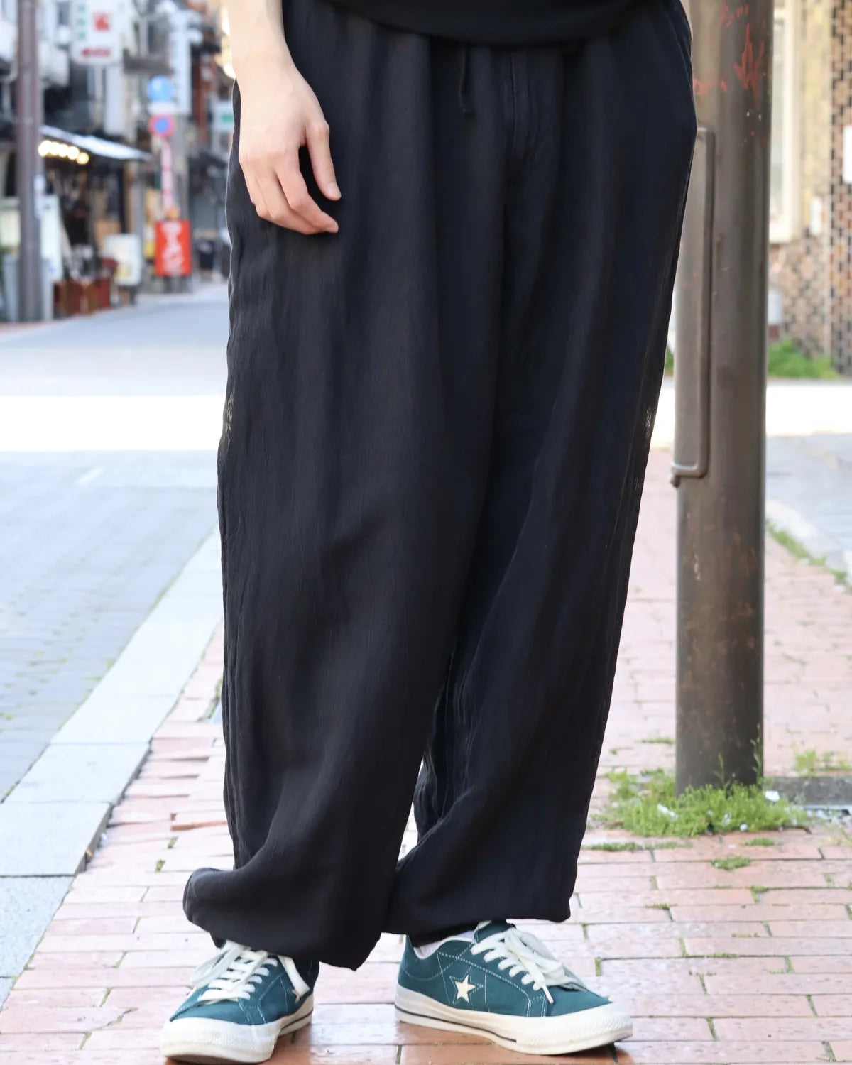 COMOLI / シルクコットン ドローストリングパンツ (D01-03019)