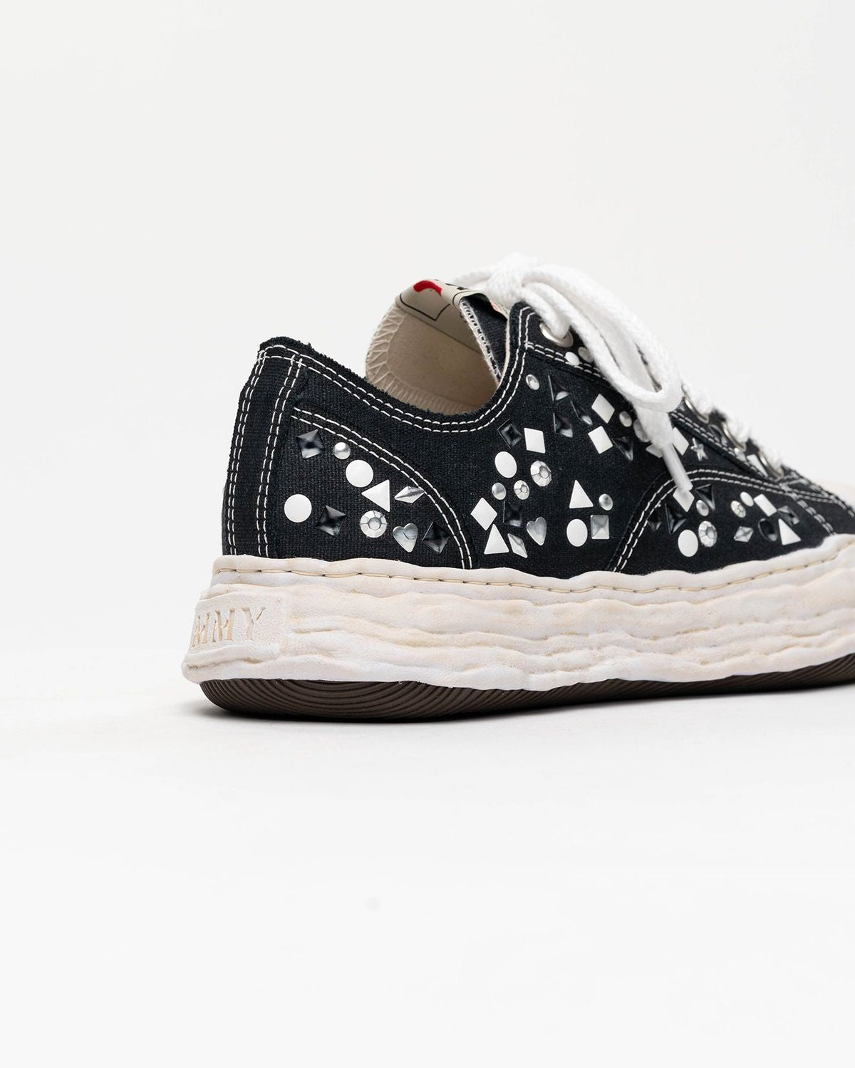 Maison MIHARA YASUHIRO / "PETERSON23" OG Sole Embellished Canvas Low-top Sneaker (A16FW724)