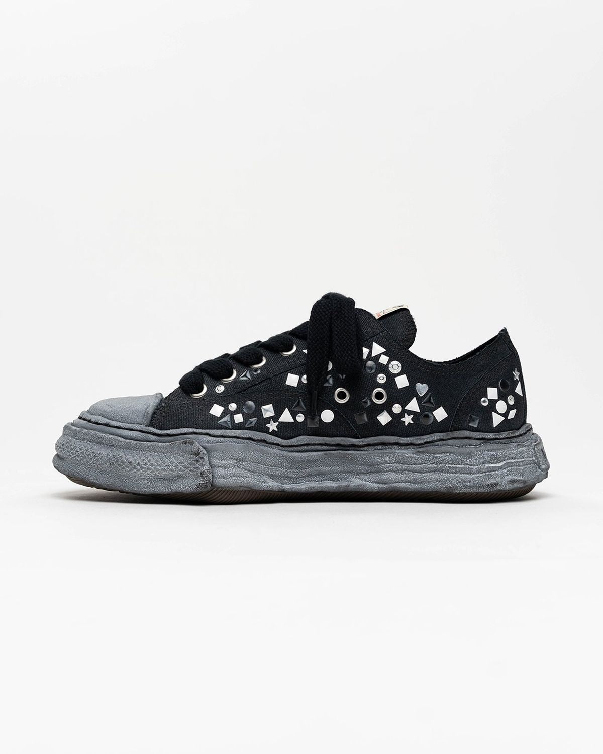 Maison MIHARA YASUHIRO / "PETERSON23" OG Sole Embellished Canvas Low-top Sneaker (A16FW724)
