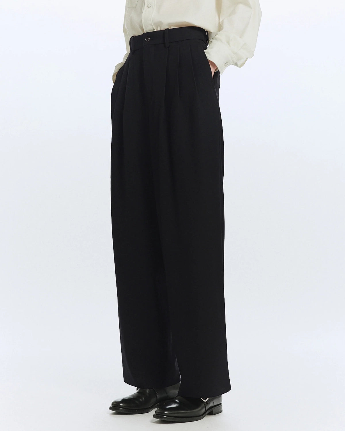 MARKAWARE / Organic Wool Survival Cloth® Triple Pleated Wide Trousers (A25C06PT02C)