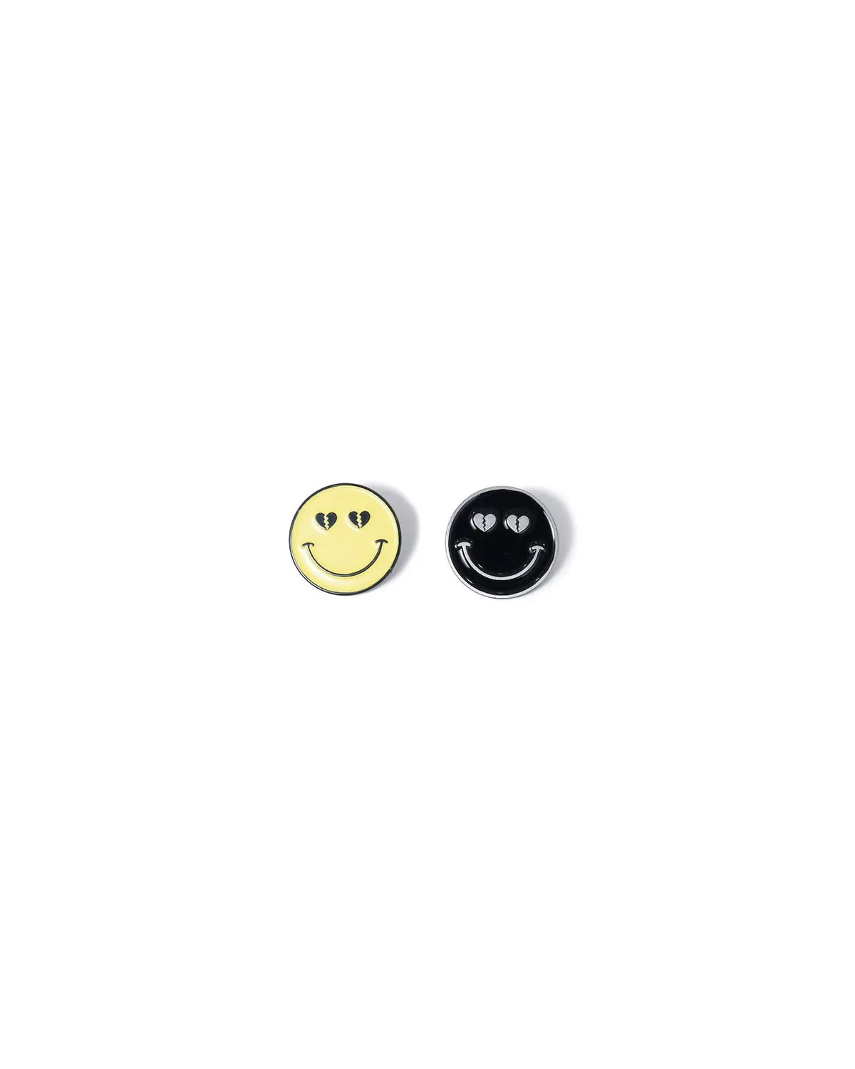 BEDWIN & THE HEARTBREAKERS の SMILE PIN BADGE "HARVEY" (25AB0055)