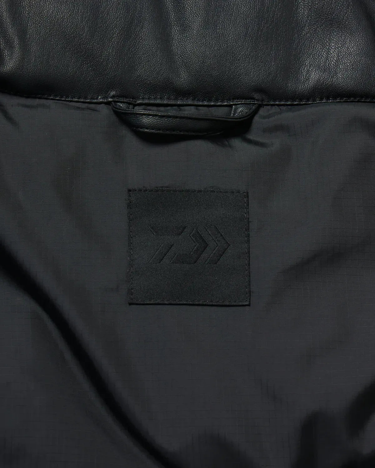 DAIWA PIER39 / TECH 2WAY SYNTHETIC SKIN DOWN JACKET (BW-41025W)
