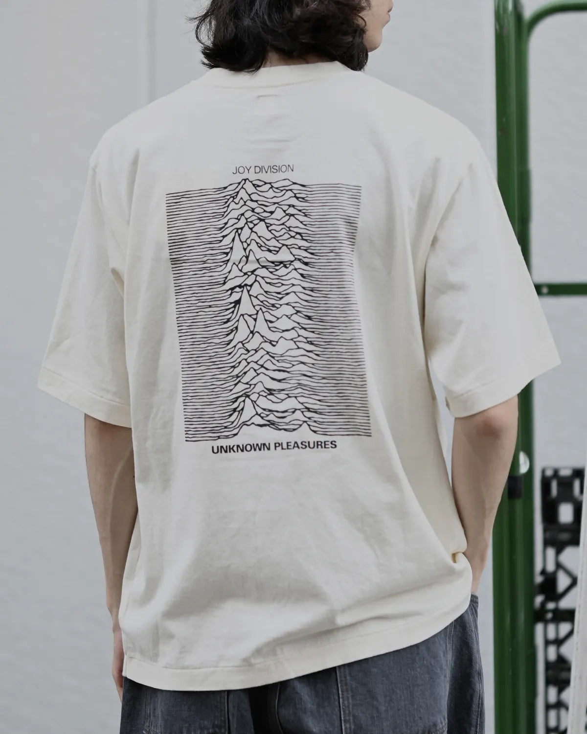 blurhmsROOTSTOCK / JD UNKNOWN PLEASURES Square STANDARD (bROOTS25S33S26JD005)