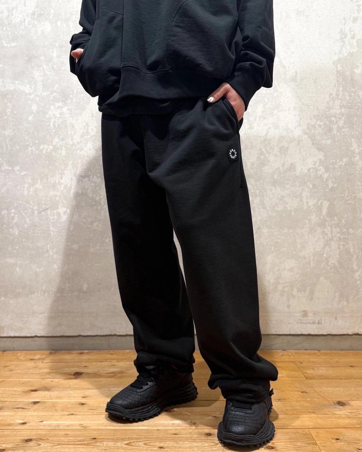 KENZO / 'Boke Flower 2.0' エンブロイド ストレート ジョグパンツ (FF55PA8324MC)
