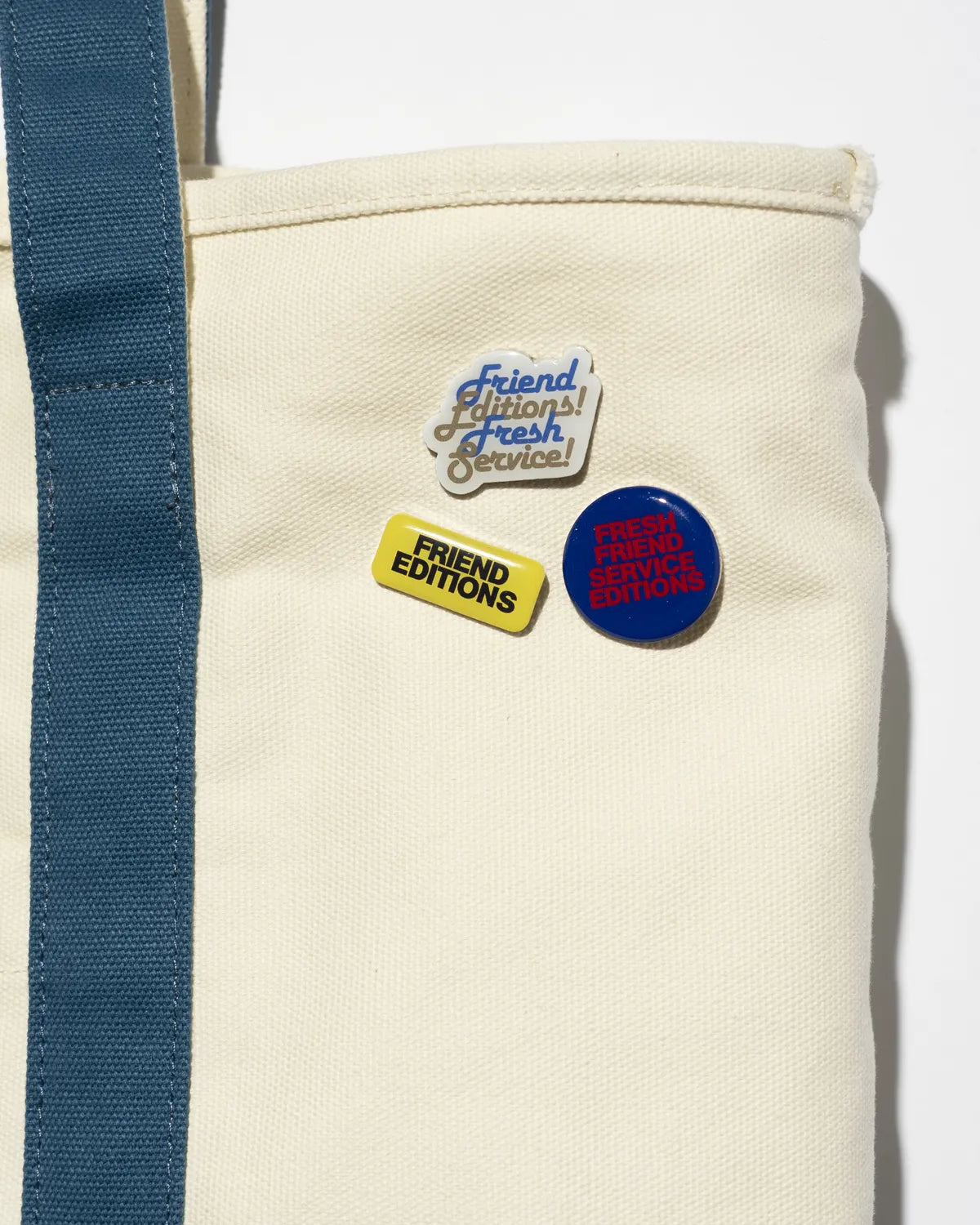 FreshService / FRIEND EDITIONS FE BANDANA & PINS SET (FSP263-90124FE)
