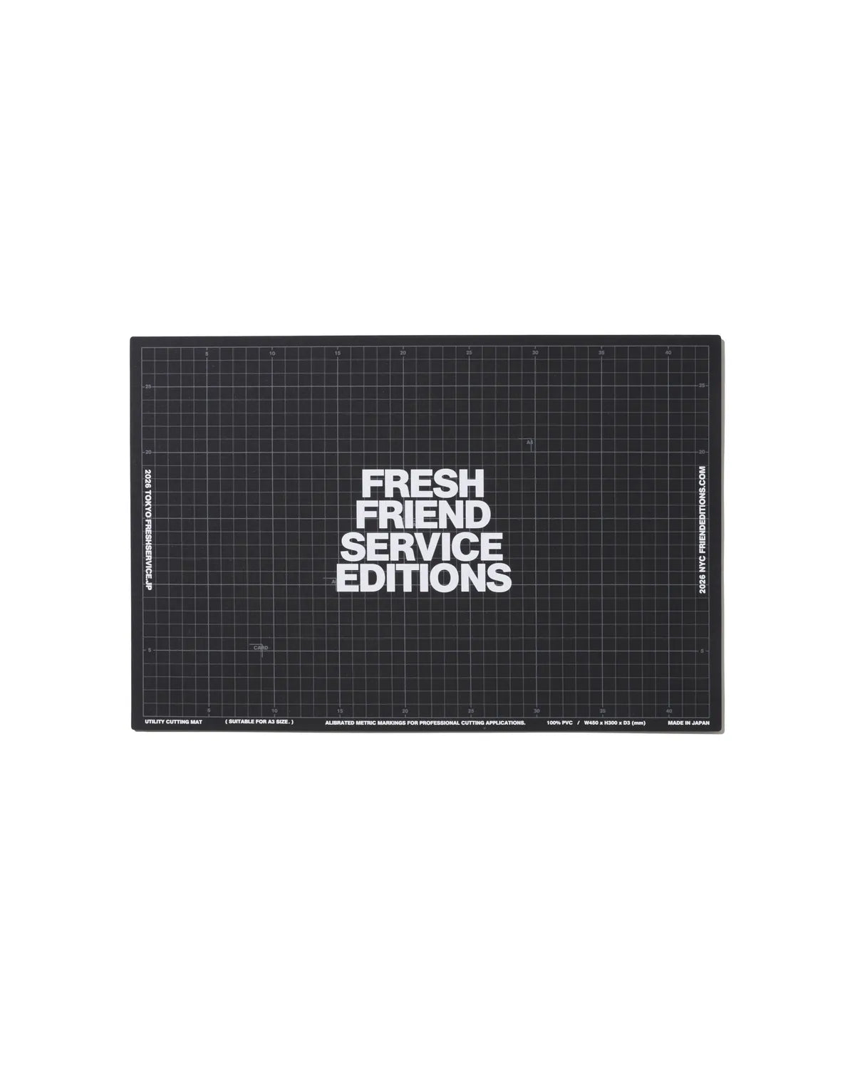 FreshService の FRIEND EDITIONS UTILITY CUTTING MAT "FE MONOGRAM"(FSP263-99122FE)