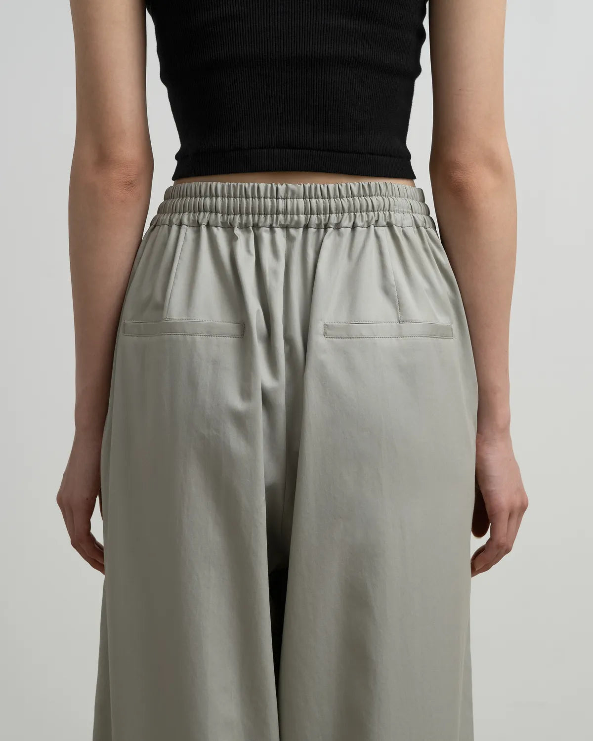 Graphpaper / Silicon Poplin Two Tuck Easy Wide Pants (GL263-40200)