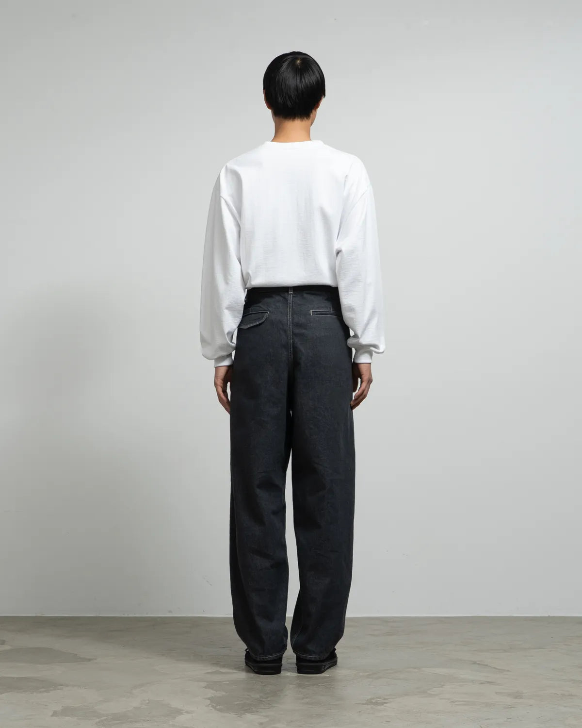 Graphpaper / Gray Tone Cone Denim Two Tuck Tapered Pants (GM252-40066RB)