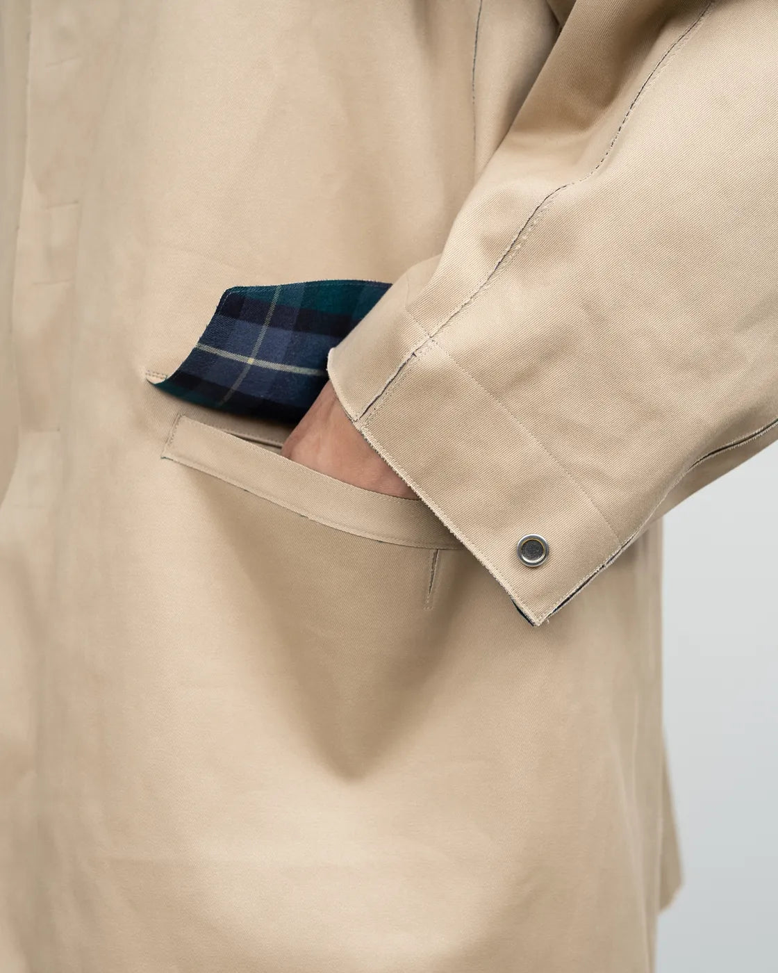 Graphpaper / YOKE for Graphpaper Reversible Cut-Off Half Coat