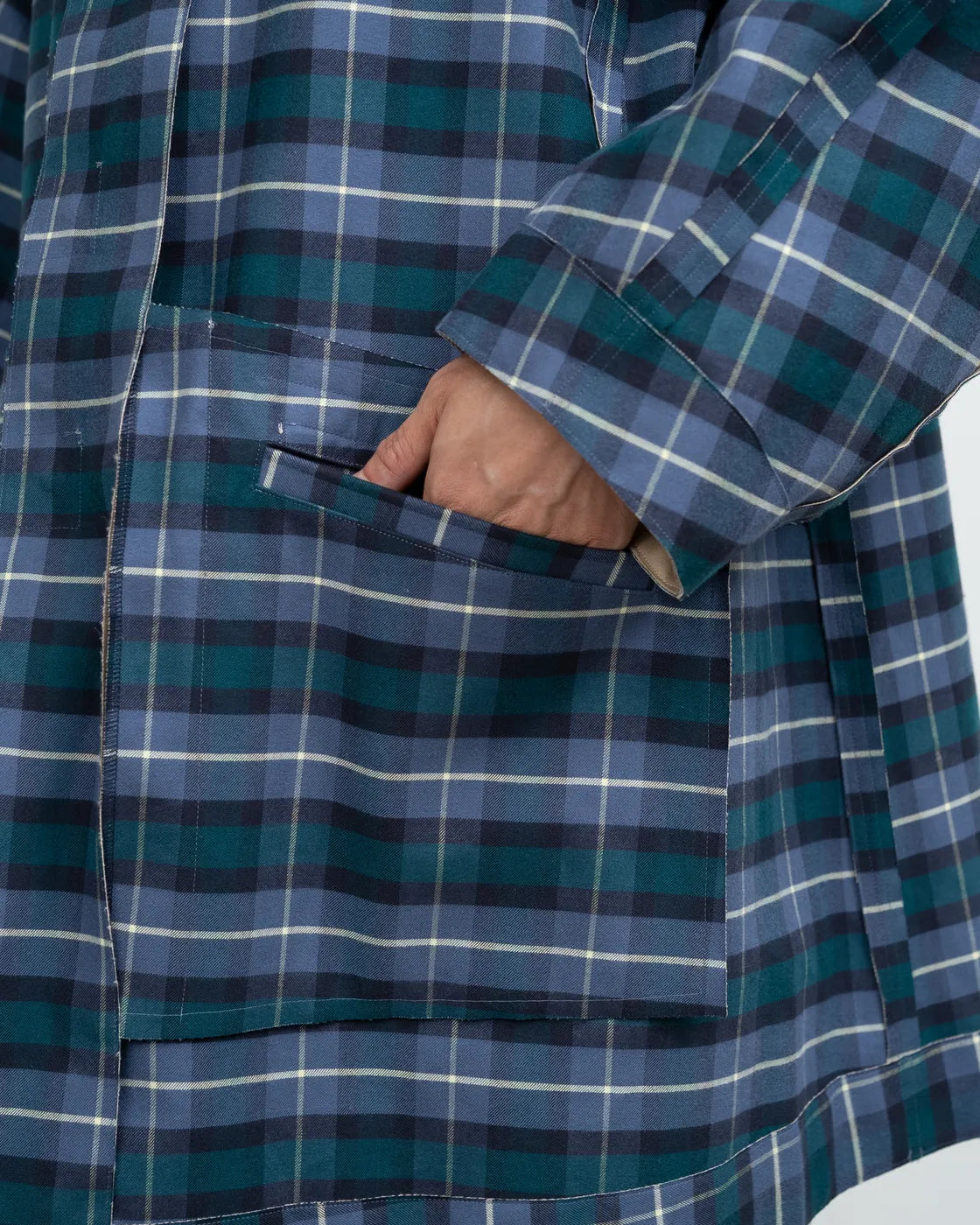 Graphpaper / YOKE for Graphpaper Reversible Cut-Off Half Coat