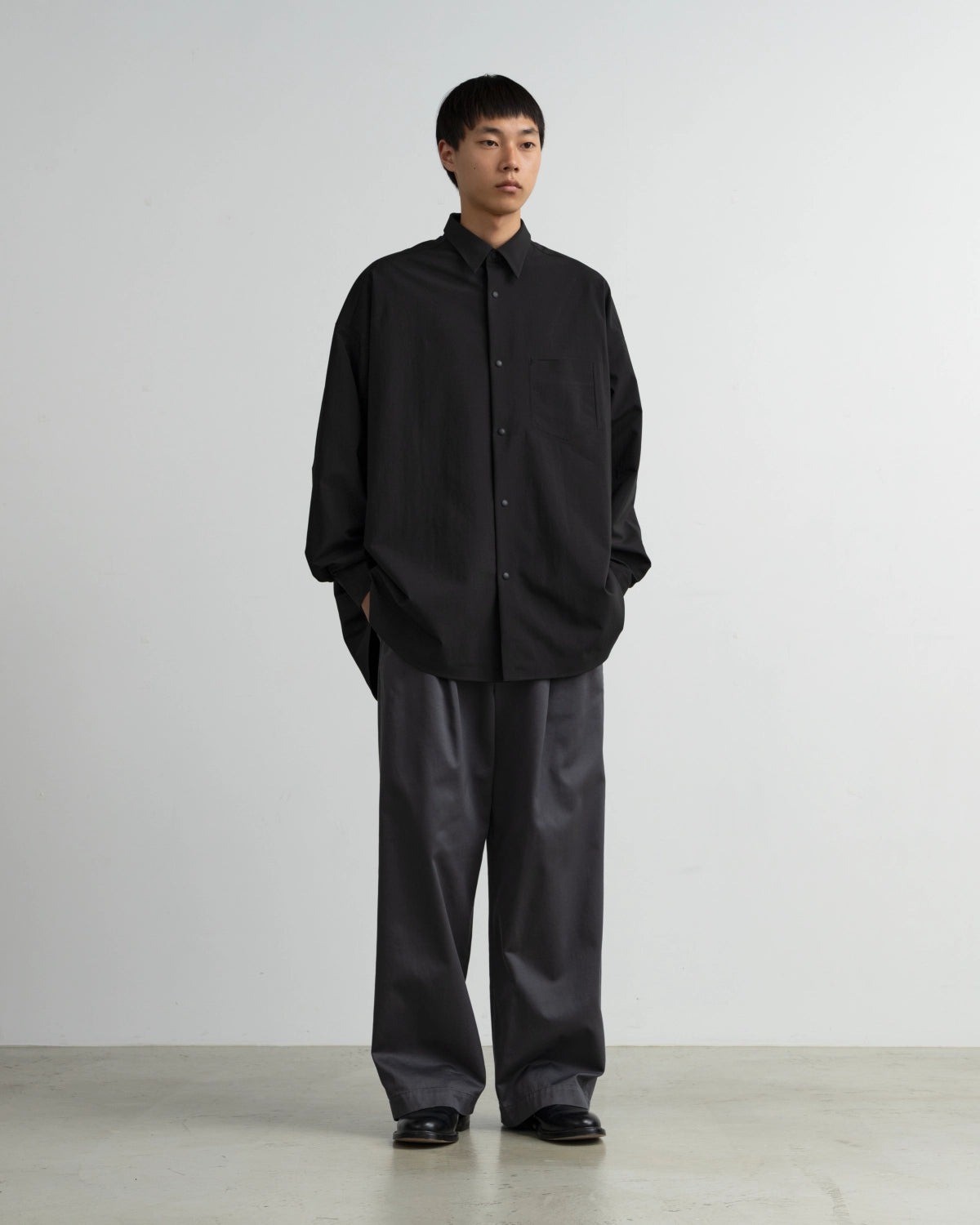 Graphpaper × DESCENTE / DESCENTE for Graphpaper L/S Oversized Regular Collar Shirt (DU263-50001)