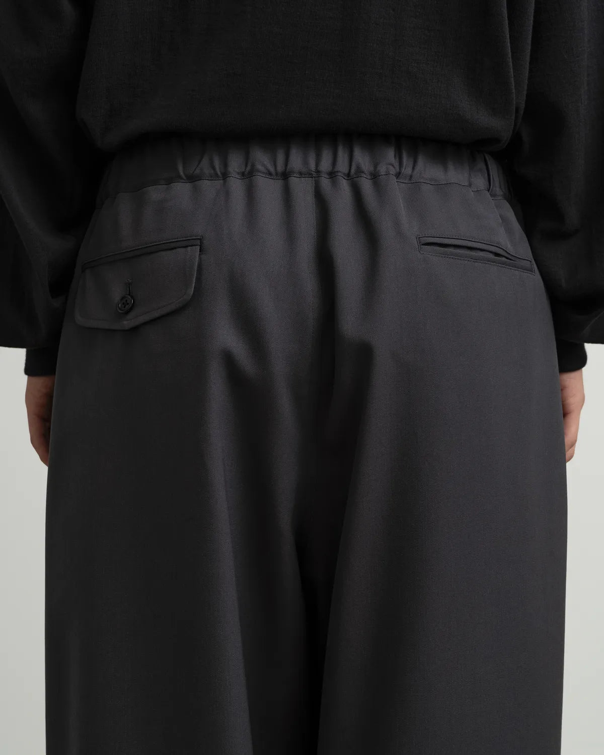 Graphpaper × is-ness / is-ness for GP Scale off Wool Balloon Chef Pants (GM263-40631I)