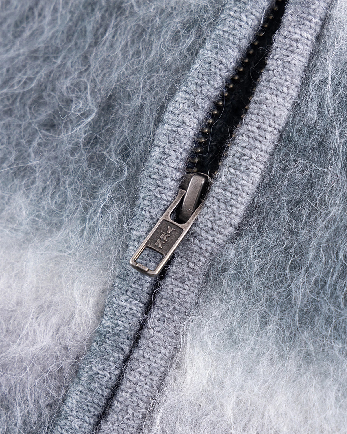 WOKE EDGE / Gradation Mohair Zip Knit (2521-15913-0080002)