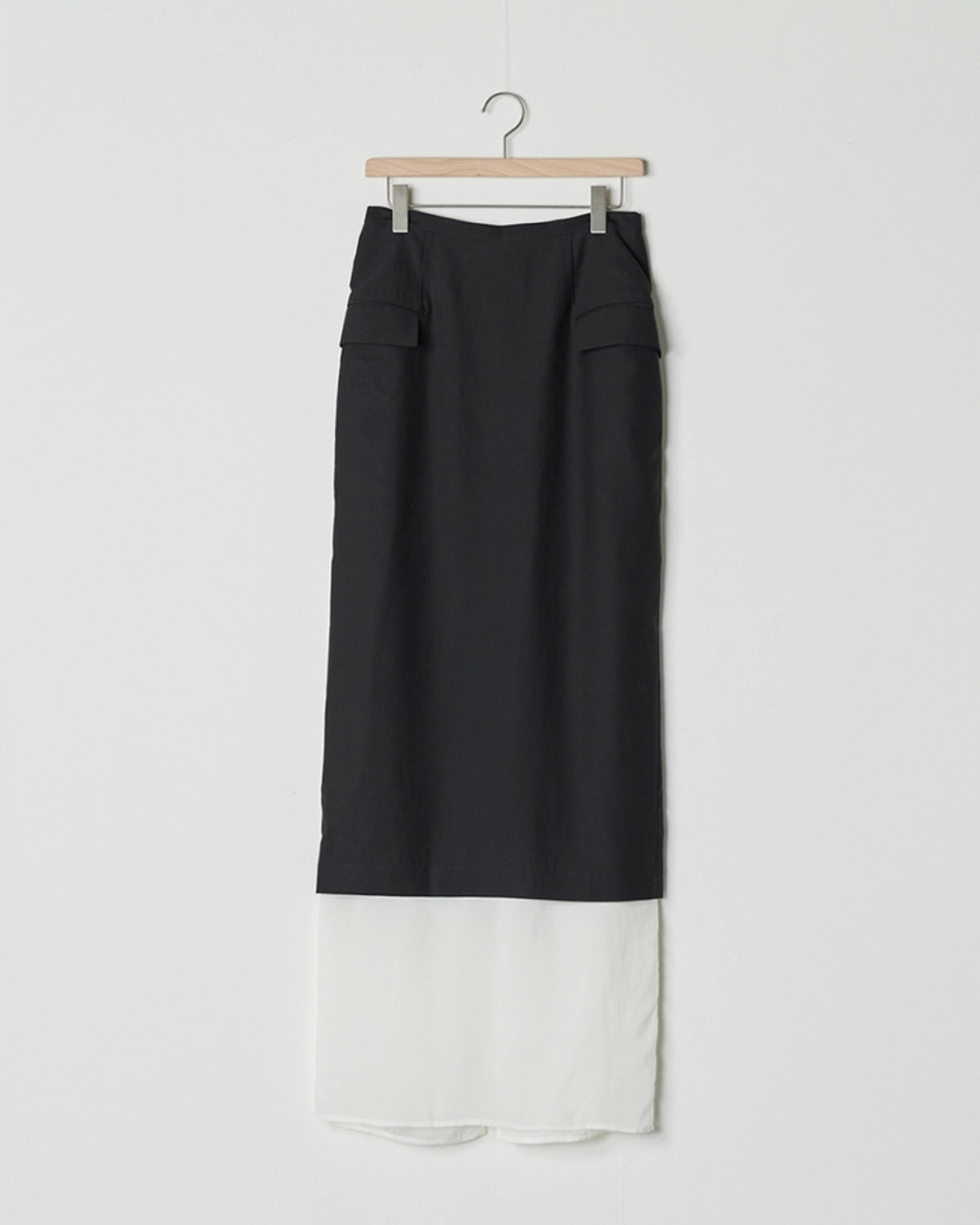 IHNN の Double-Layered Skirt (ID26S-SK05)