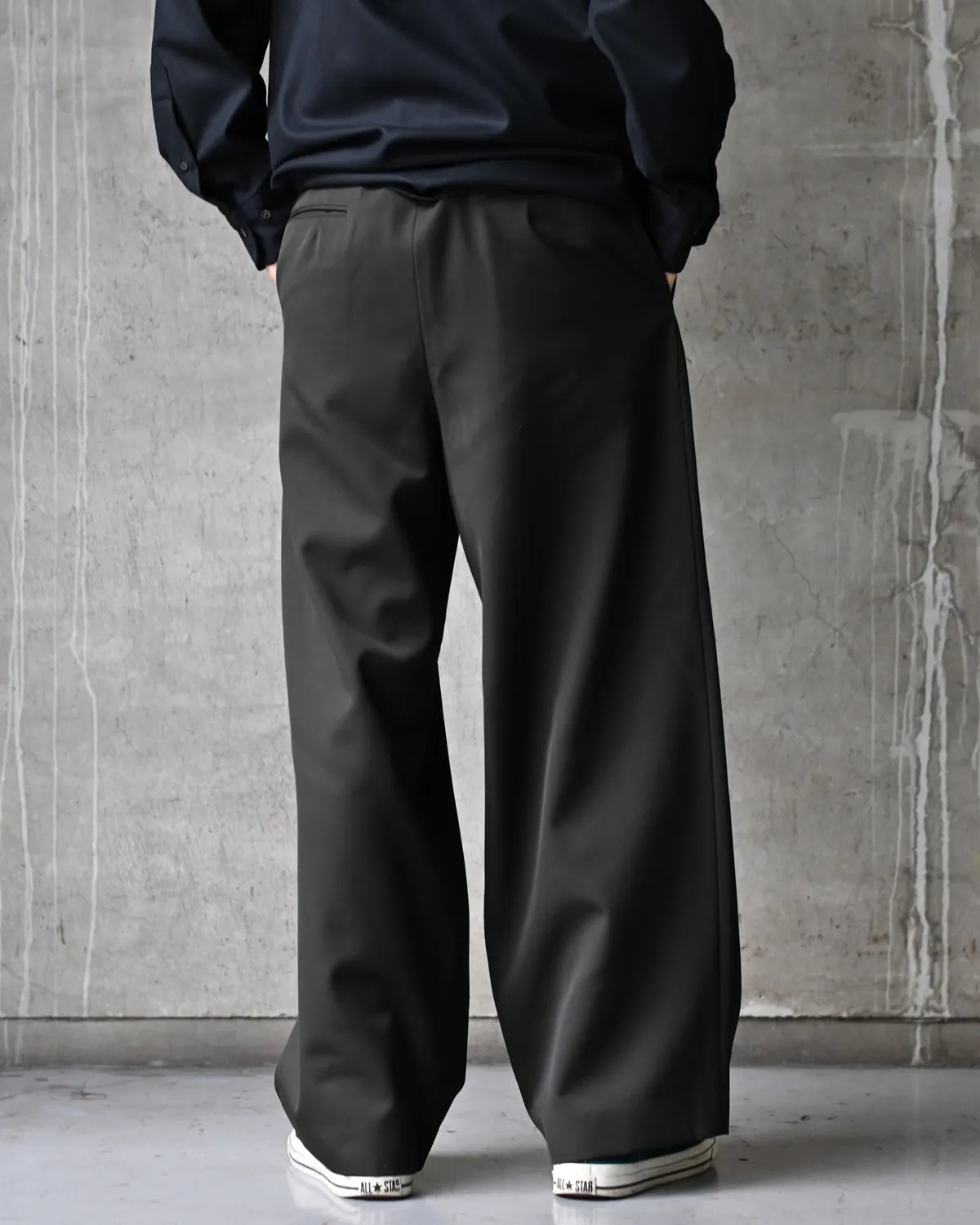 marka / Wool Gabardine Washer Tumbler / Double Pleated Wide Trousers (M26D07PT01C)
