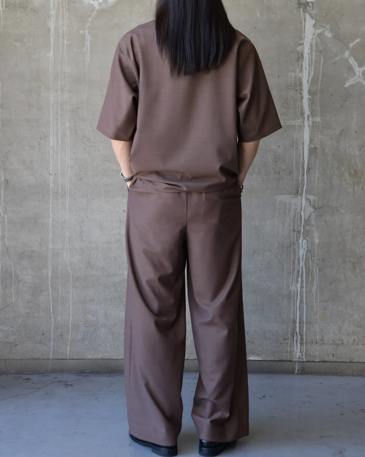 marka / Wool High Twist Tropical / Open Collar S/S Shirt With Hem Tab (M26B08SH02B)