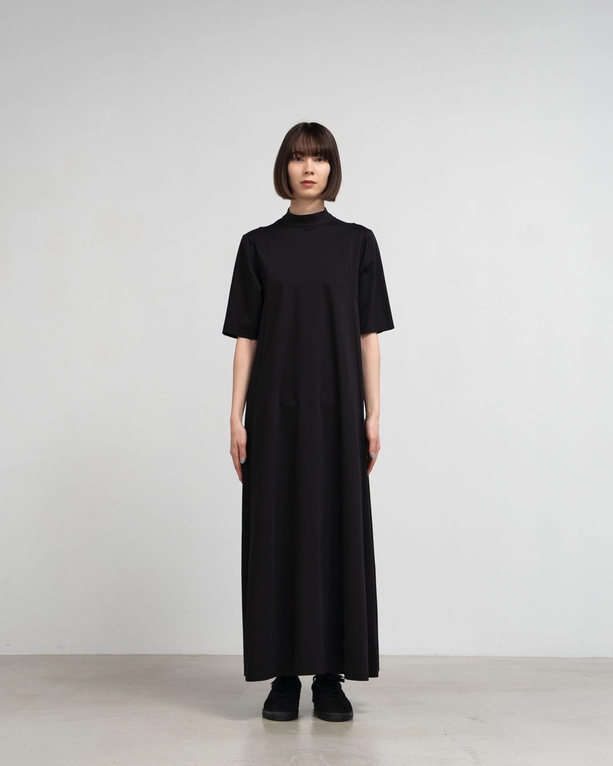 Graphpaper / Fine Smooth Mock Neck Panel Line Dress (GL251-70200B)