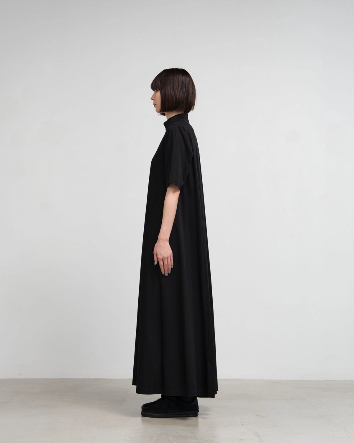 Graphpaper / Fine Smooth Mock Neck Panel Line Dress (GL251-70200B)