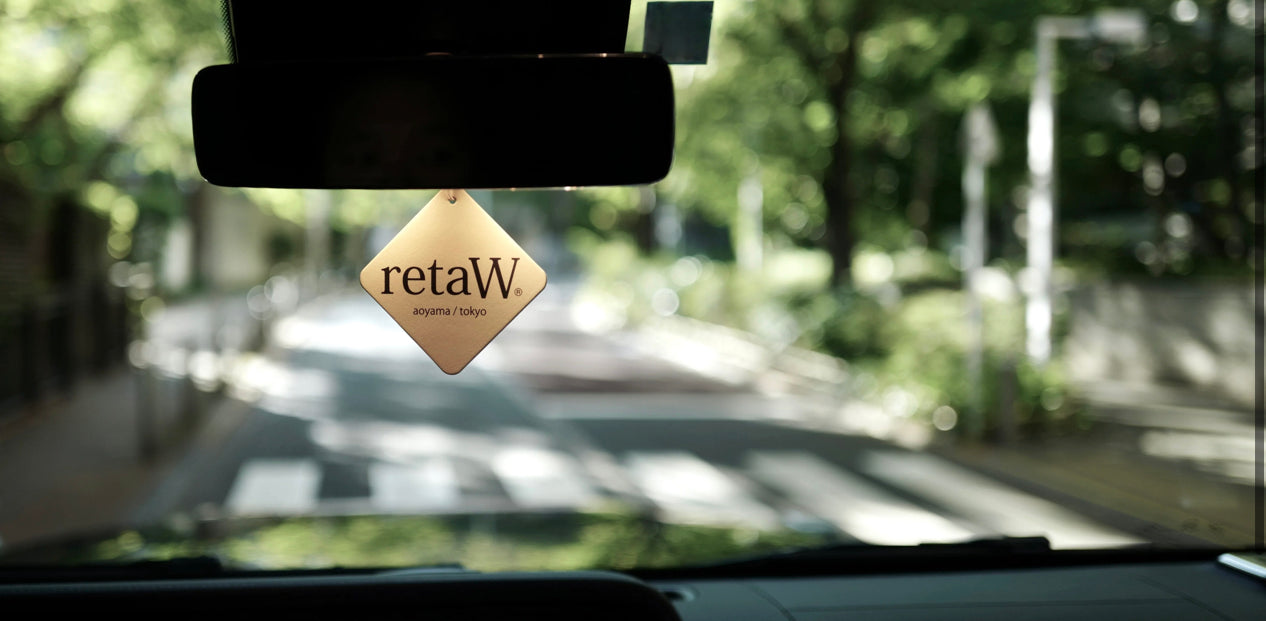 retaW / CAR TAG LYN
