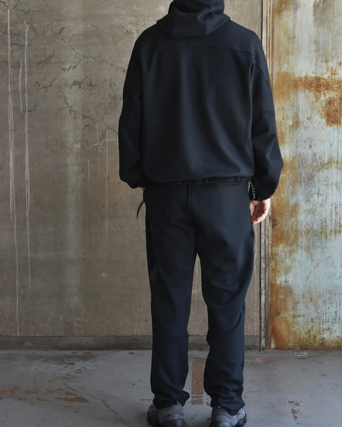 ALMOSTBLACK / PLRTC HINECK HOOD CUTSEY (25AWGAB-CS01)